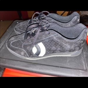 Men’s Ben Sherman Wildcat sneaker. Low top black suede. Size 11. Worn 2x